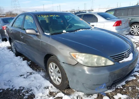 2005 Toyota Camry Le из США, поврежденный, VIN 4T1BE32K95U514709